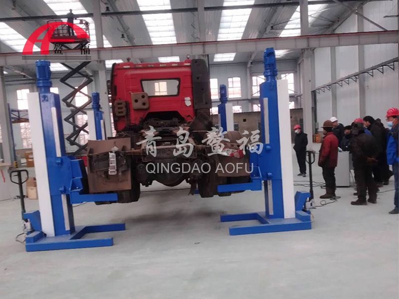 Liaoning 20-ton dismantling scrap car lifting case (four columns)