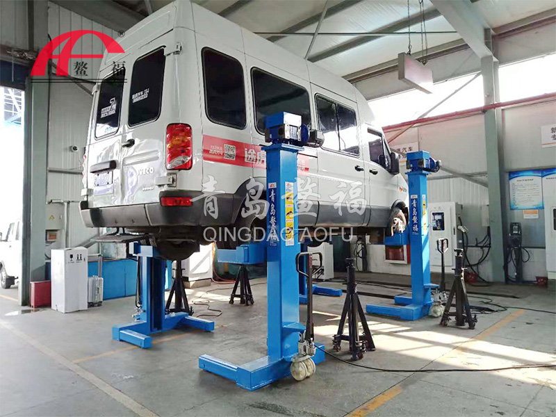 Iveco maintenance lift case (10 tons)