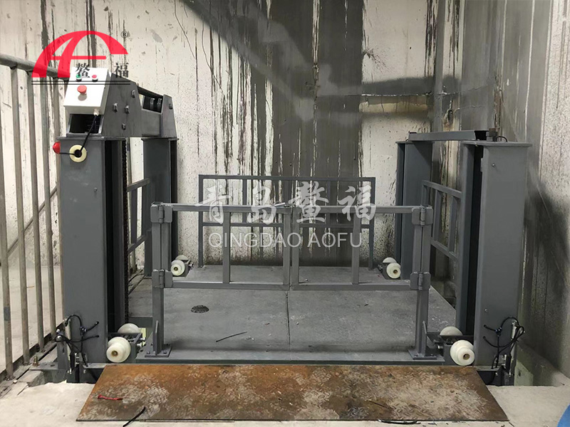 Industrial freight elevator